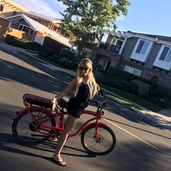 Meet your Posher, Sherry - Picture 1 of 2